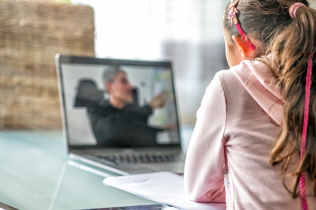 Hybrid & Remote Classroom Architectures: Synchronous vs. Asynchronous Pedagogies, and Digital Collaboration Tools - Featured Image