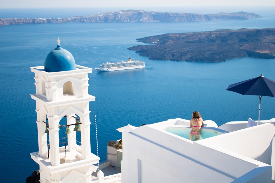 Luxury Travel & Bespoke Hospitality: Five-Star Service Standards, Private Concierge Networks, and Experiential Luxury - Featured Image